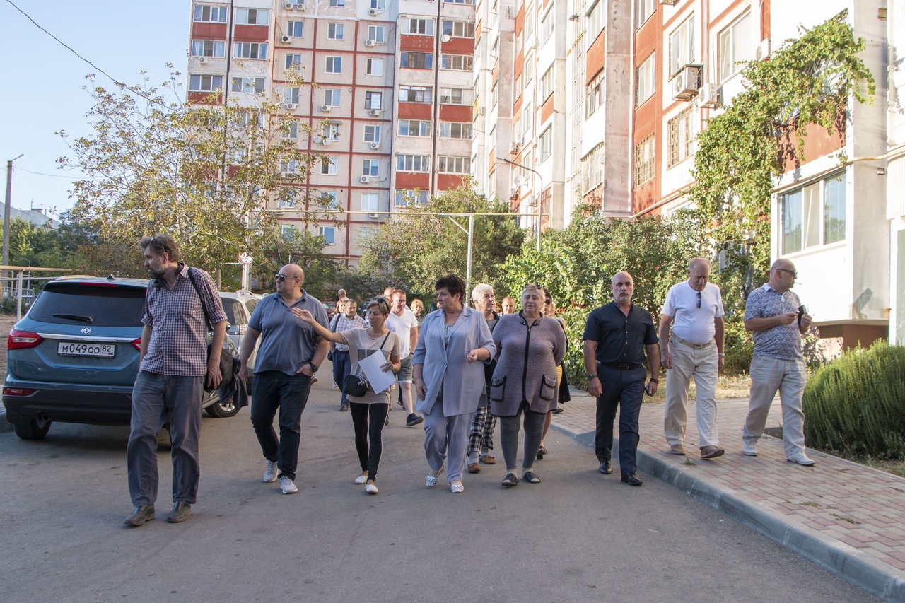 Прошёл сход жильцов дома по ул. Будённого, 23 по вопросам благоустройства  дворовой территории — Официальный сайт Керченского городского совета